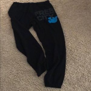 New FREECITY sweats - Black